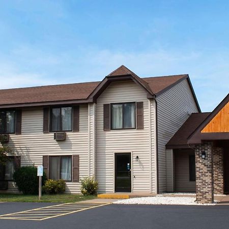 Magnuson Hotel Country Inn Ishpeming Buitenkant foto