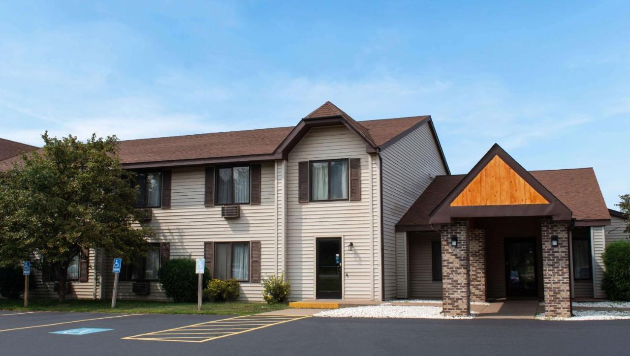 Magnuson Hotel Country Inn Ishpeming Buitenkant foto