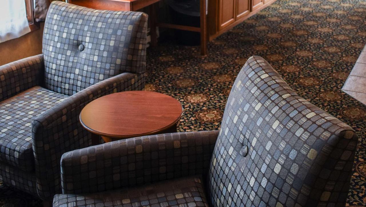 Magnuson Hotel Country Inn Ishpeming Buitenkant foto