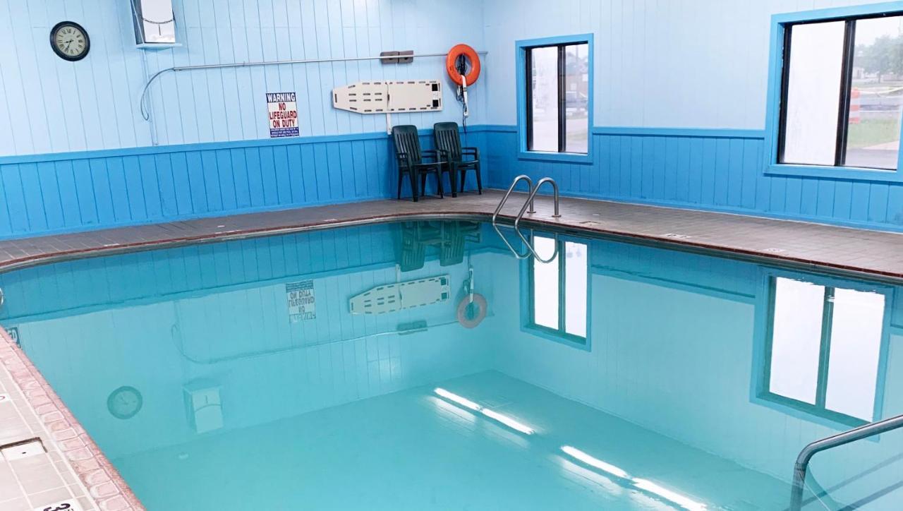 Magnuson Hotel Country Inn Ishpeming Buitenkant foto